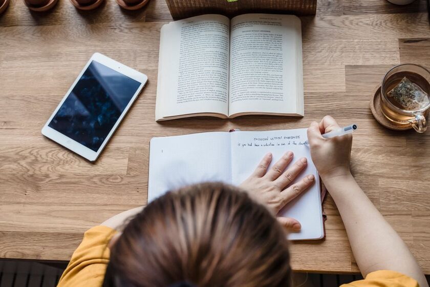 Étui folio universel 6 pouces, support et dragonne HGWALP